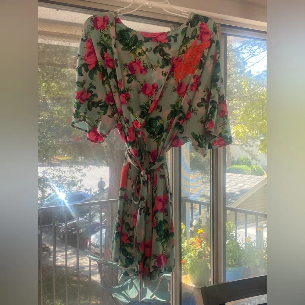 Betsey Johnson Robe - Picture 1 of 5